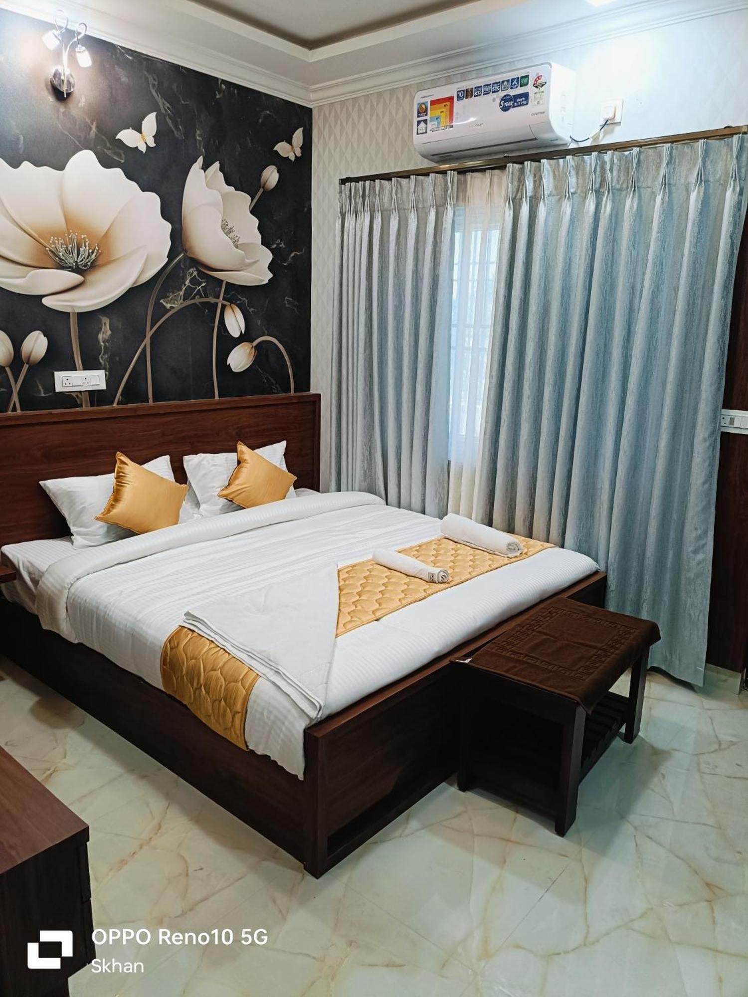 Hotel Golden Residency Kushālnagar Exterior foto